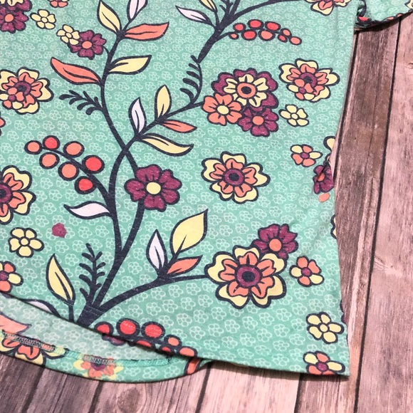 ♦️2/$30 Floral LuLaRoe Classic T Multi Media - Picture 2 of 6